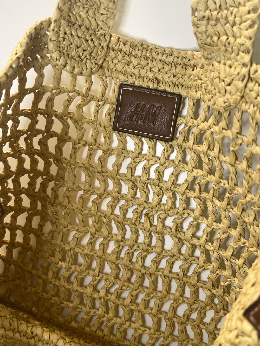 H&M Natural Straw Crossbody Bag with Brown Leather Accents - Picture 4 of 8